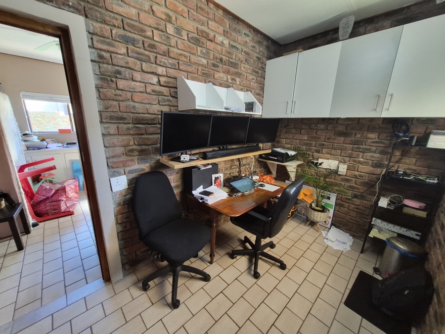 5 Bedroom Property for Sale in Dana Bay Western Cape